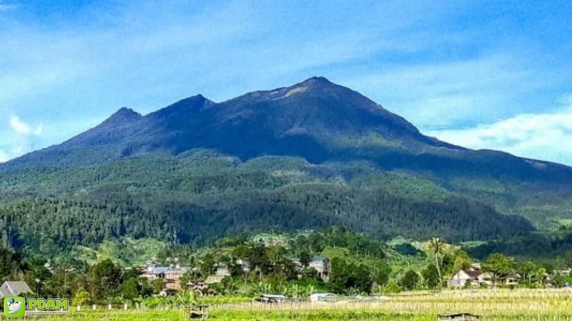 Misteri Gunung Lawu: Kisah-Kisah Aneh yang Menghantui Pendaki