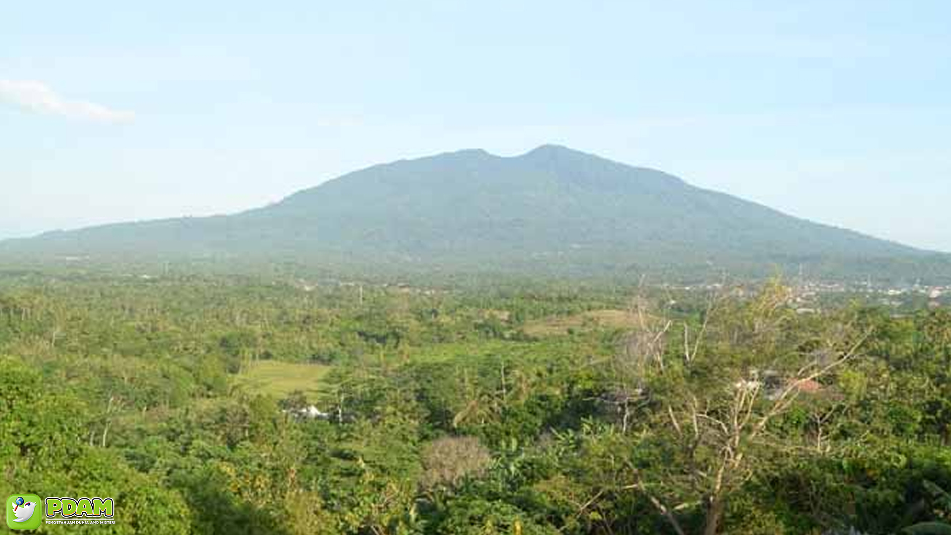 Gunung Rajabasa dan Legenda Mistis yang Membungkusnya