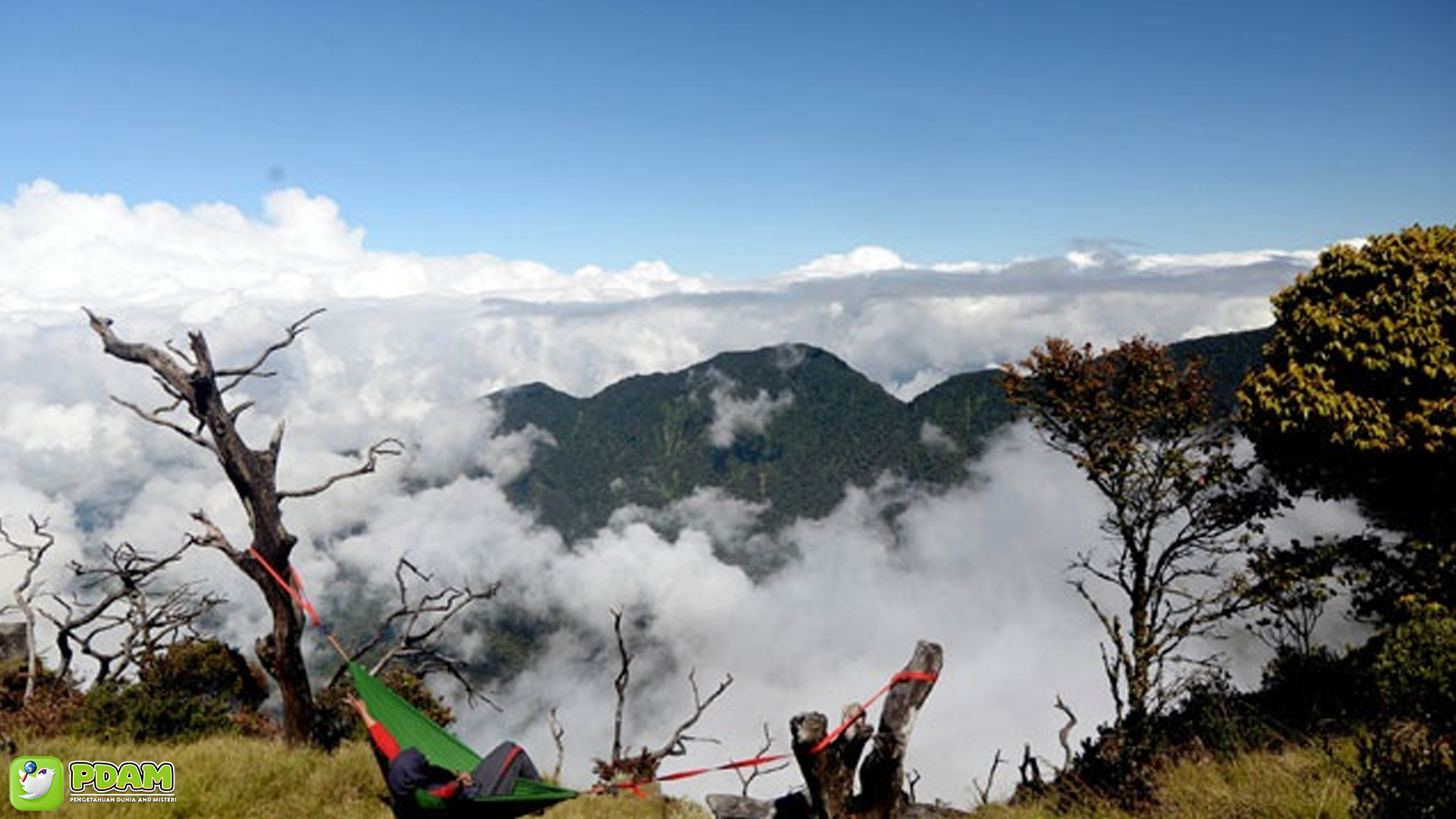 Misteri Tersembunyi di Gunung Bawakaraeng yang Menarik