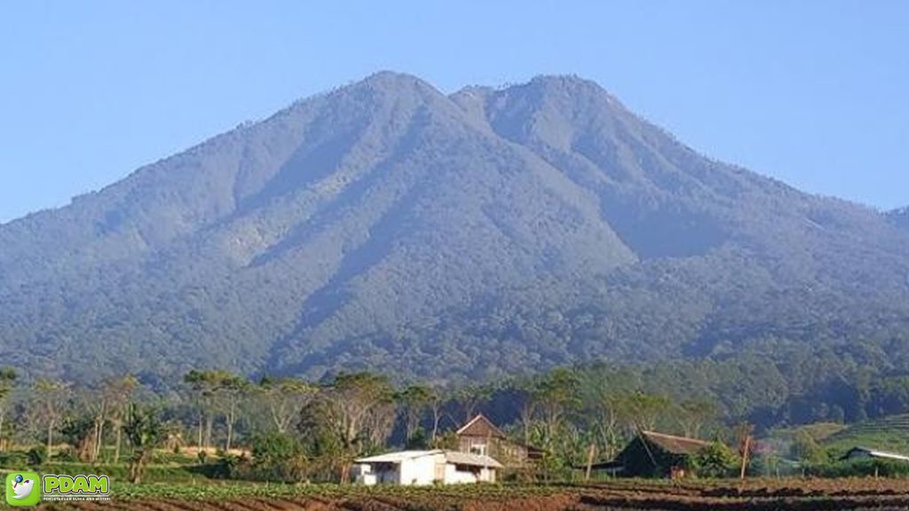 Mengintip Kisah Misteri Tersembunyi Gunung Wilis yang Tak Biasac