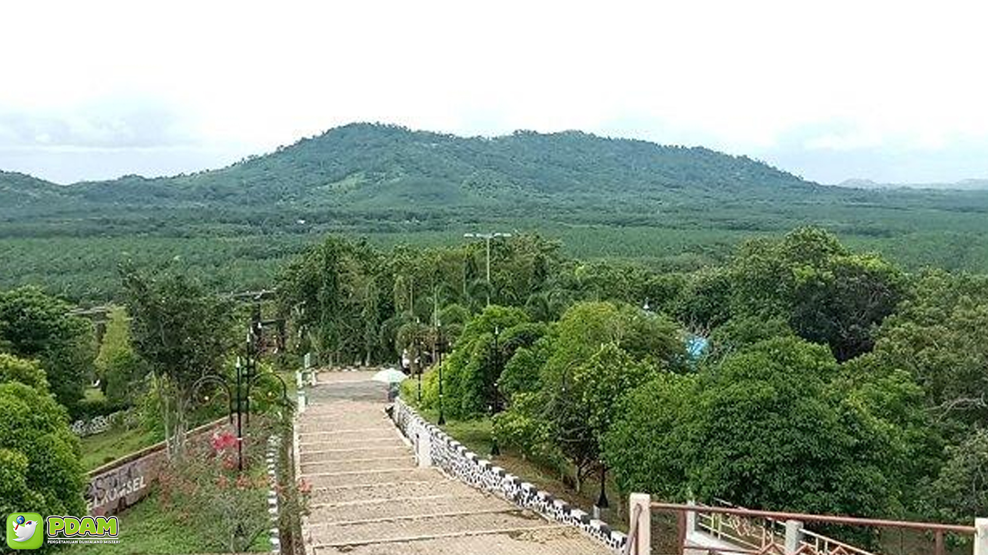Gunung Kayangan dan 4 Kejadian Aneh yang Sulit Dijelaskan 3 Gunung Kayangan dan 4 Kejadian Aneh yang Sulit Dijelaskan