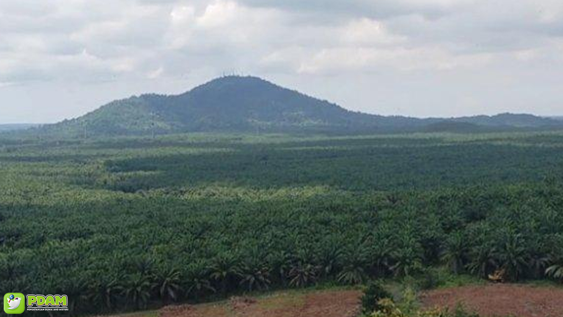Gunung Kayangan dan 4 Kejadian Aneh yang Sulit Dijelaskan 4 Gunung Kayangan dan 4 Kejadian Aneh yang Sulit Dijelaskan