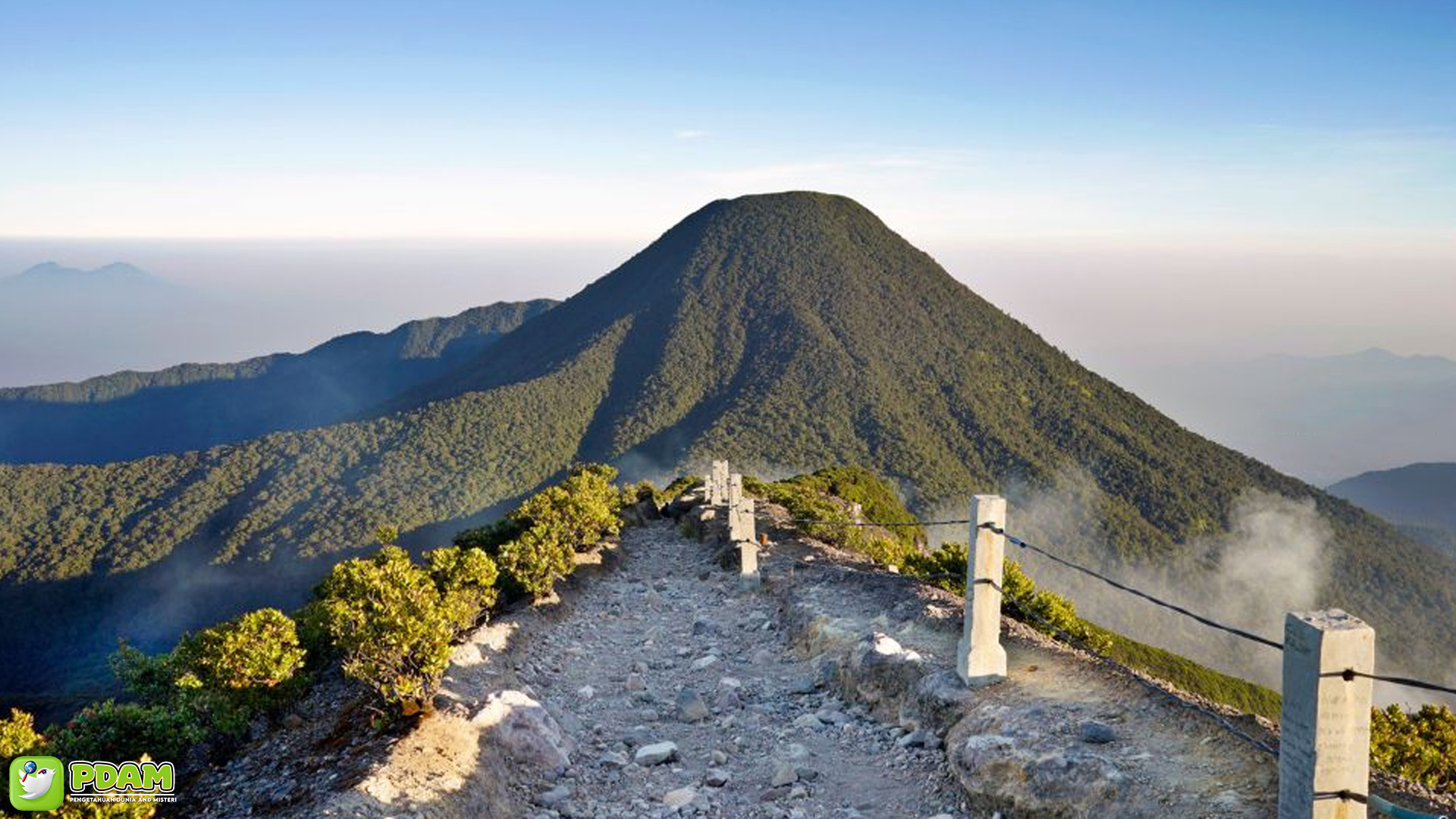Gunung Gede: Misteri yang Menyelimuti Puncak Jawa Barat