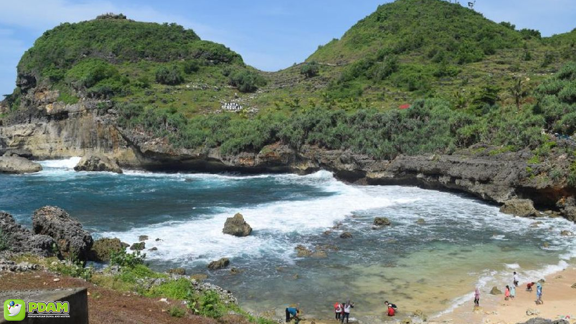 Menguak 4 Fenomena Aneh yang Terjadi di Pantai Sembukan 4 Menguak 4 Fenomena Aneh yang Terjadi di Pantai Sembukan