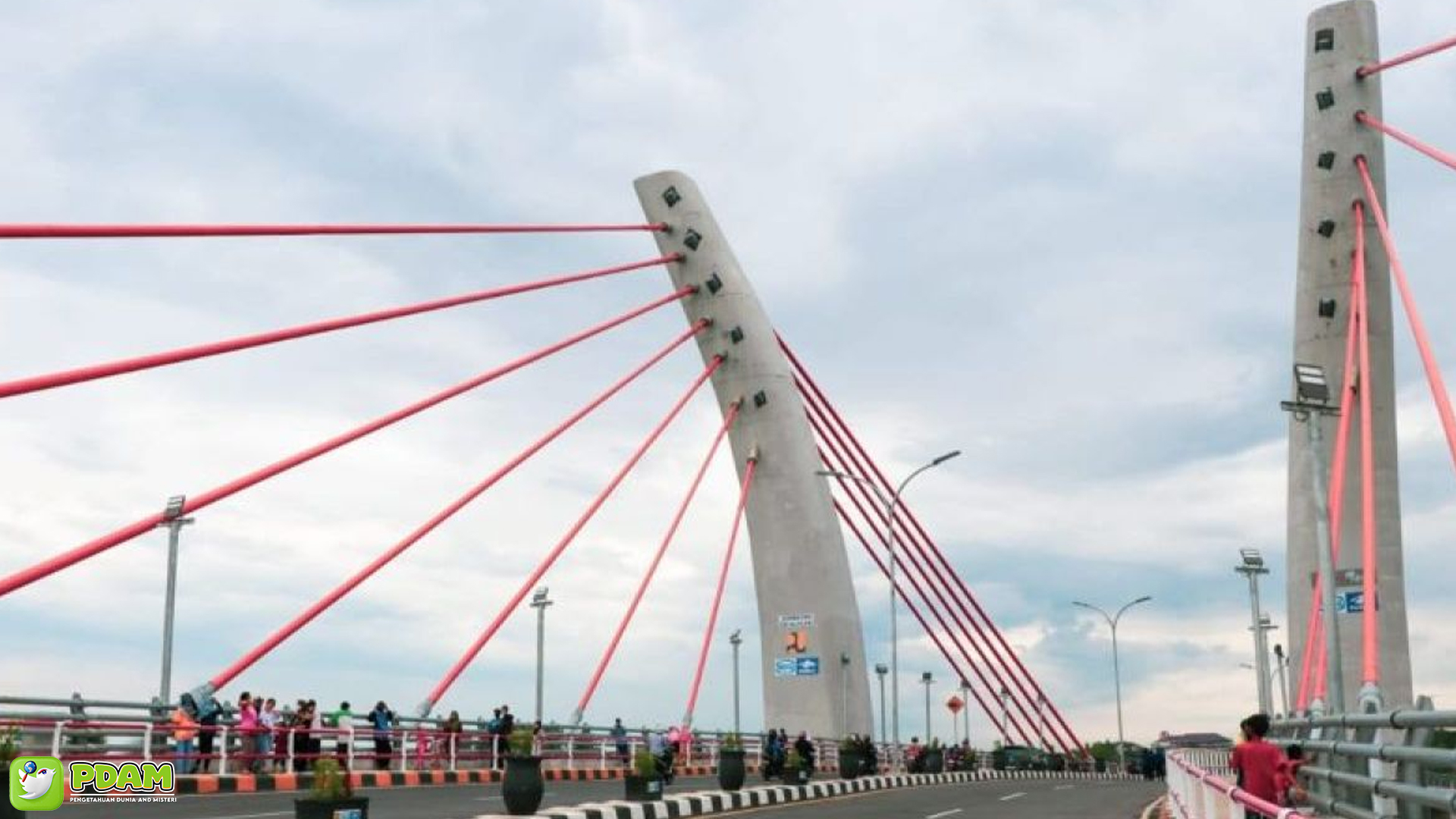 Mengungkap 5 Kisah Mistis di Balik Jembatan Sei Alalak