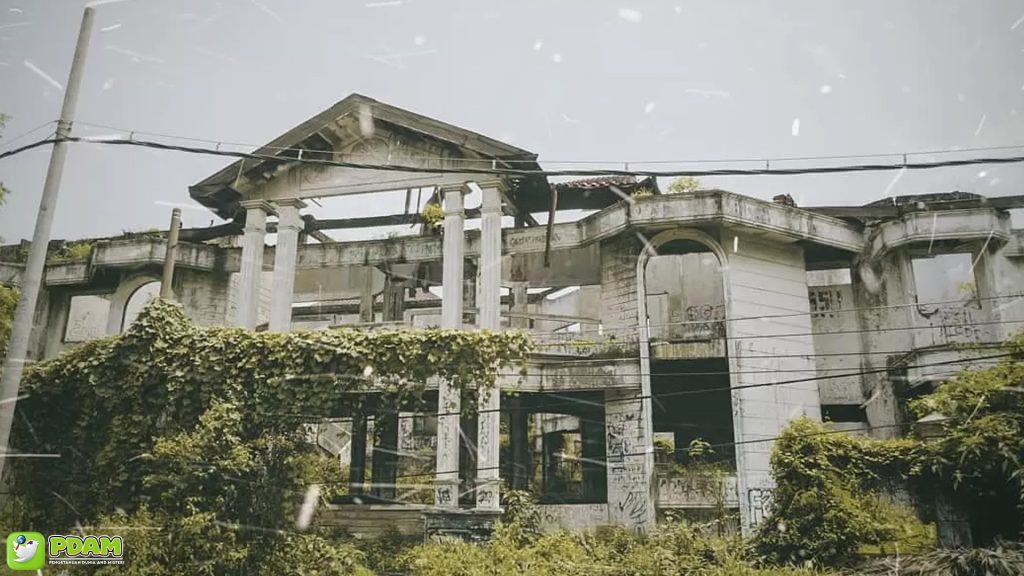 Menguak Misteri Rumah Hantu Darmo dengan 3 Cerita Horor 2 Menguak Misteri Rumah Hantu Darmo dengan 3 Cerita Horor