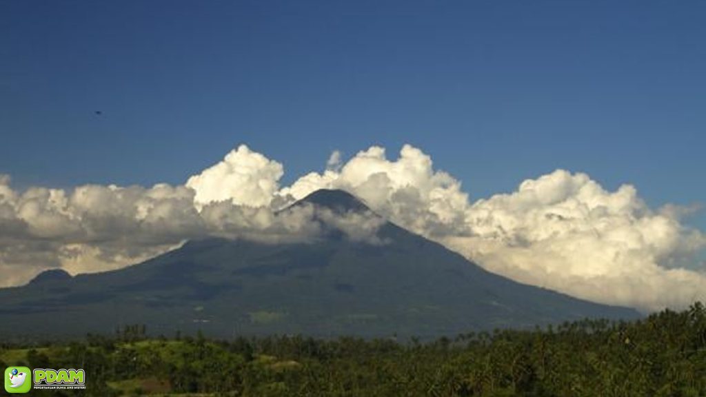 Gunung Klabat dan 5 Lokasi Penuh Misteri yang Wajib Diketahui 1 Gunung Klabat dan 5 Lokasi Penuh Misteri yang Wajib Diketahui