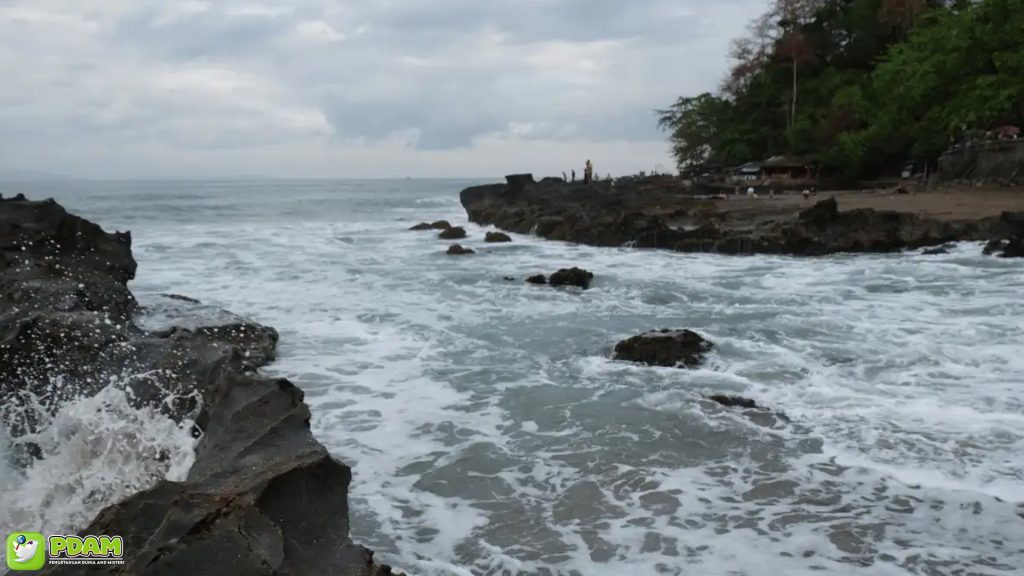 Misteri Pelabuhan Ratu 4 Fakta Mistis yang Membuat Takjub 1 Misteri Pelabuhan Ratu 4 Fakta Mistis yang Membuat Takjub