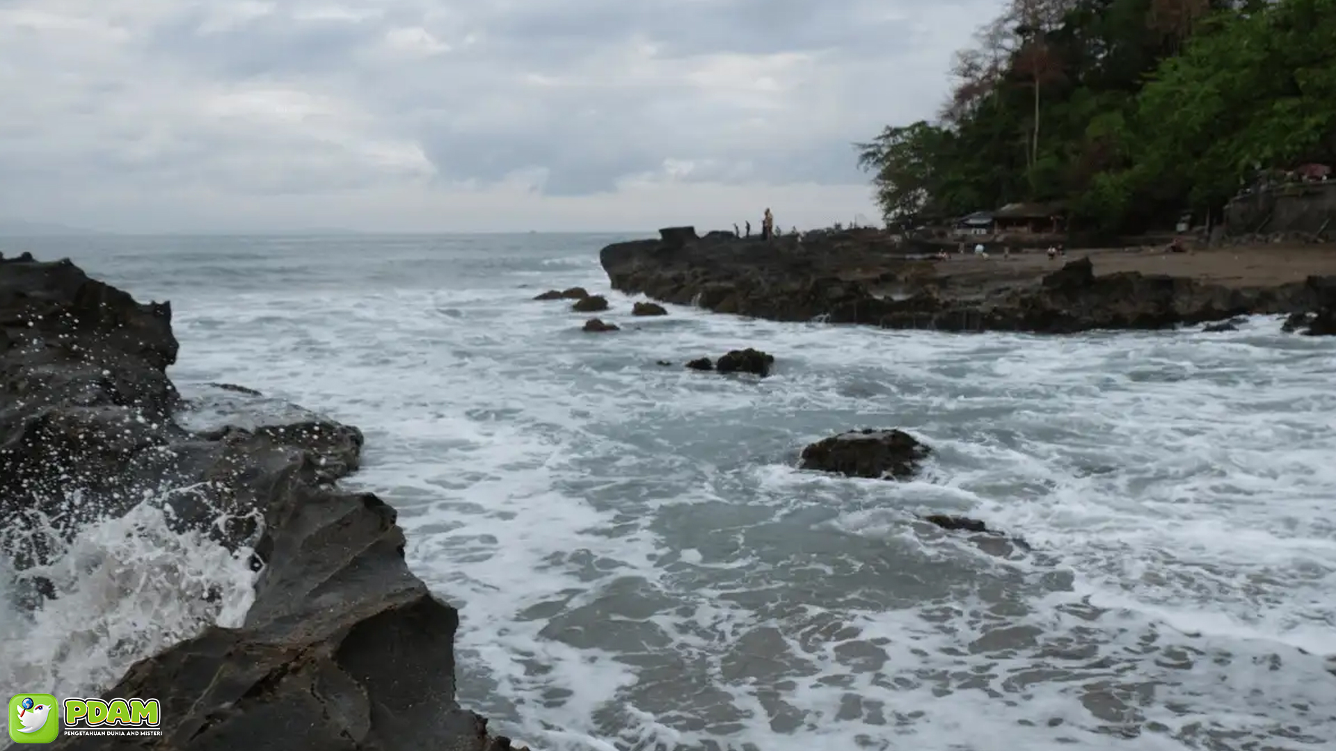 Misteri Pelabuhan Ratu 4 Fakta Mistis yang Membuat Takjub 3 Misteri Pelabuhan Ratu 4 Fakta Mistis yang Membuat Takjub
