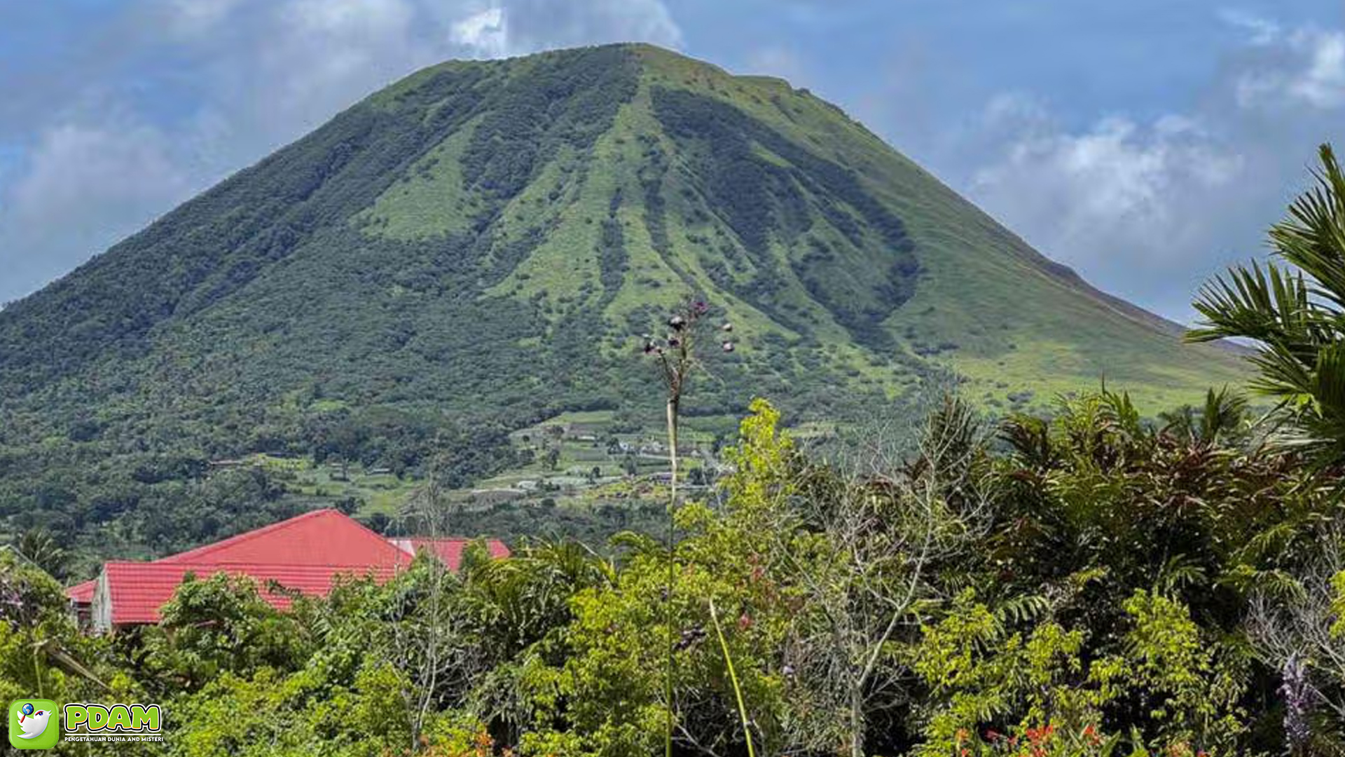Rempat Misteri Gunung Lokon: 4 Kisah Seram yang Masih Terjaga 3 Rempat Misteri Gunung Lokon: 4 Kisah Seram yang Masih Terjaga