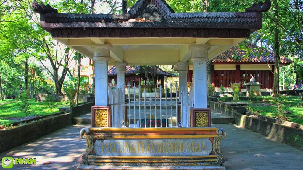 Menguak Bukit Siguntang Lewati 4 Kisah Misteri Legenda