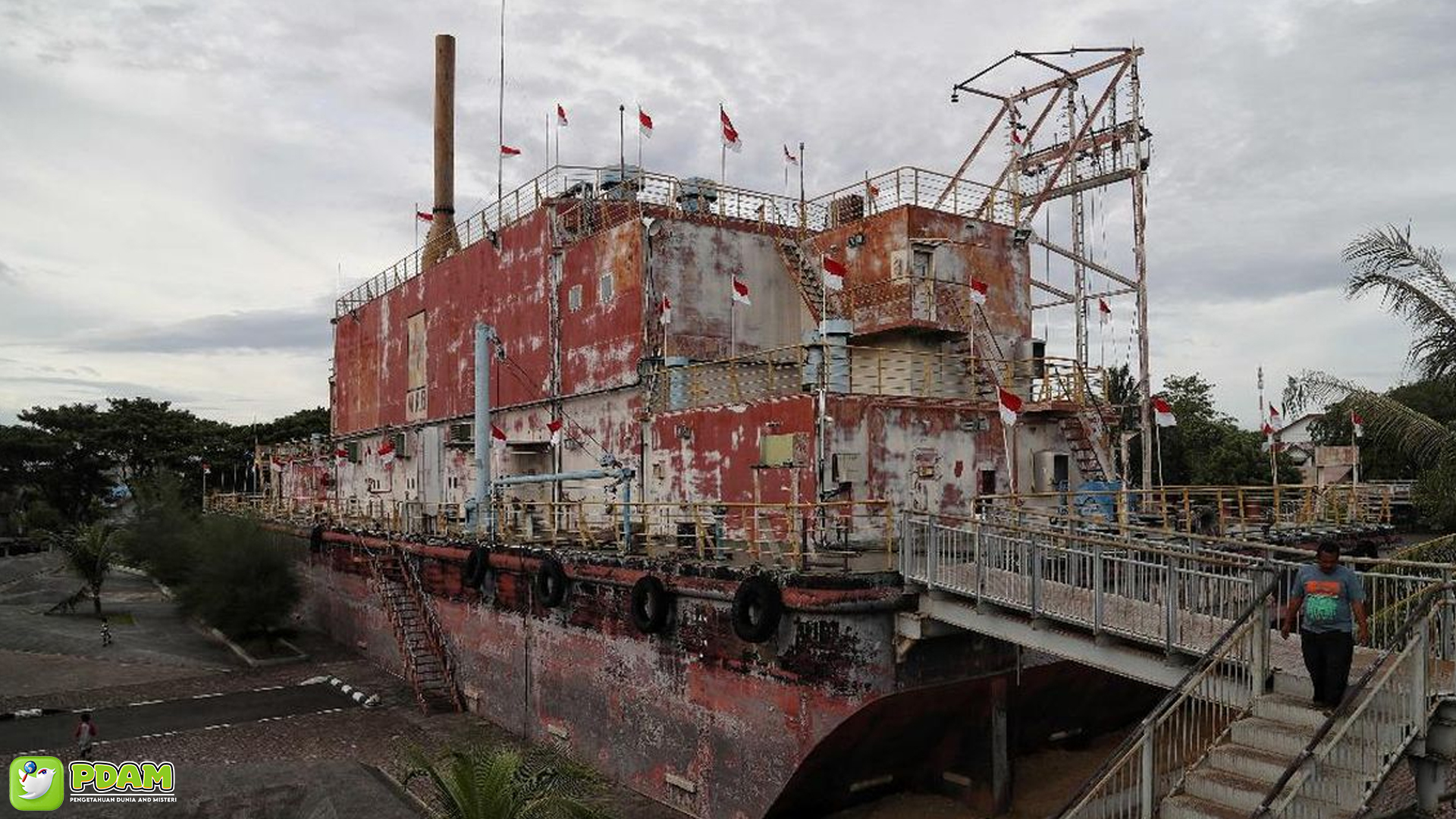 PLTD Apung: 5 Keunikan Misteri yang Membuat Lokasi Ini Terkenal 3 PLTD Apung: 5 Keunikan Misteri yang Membuat Lokasi Ini Terkenal