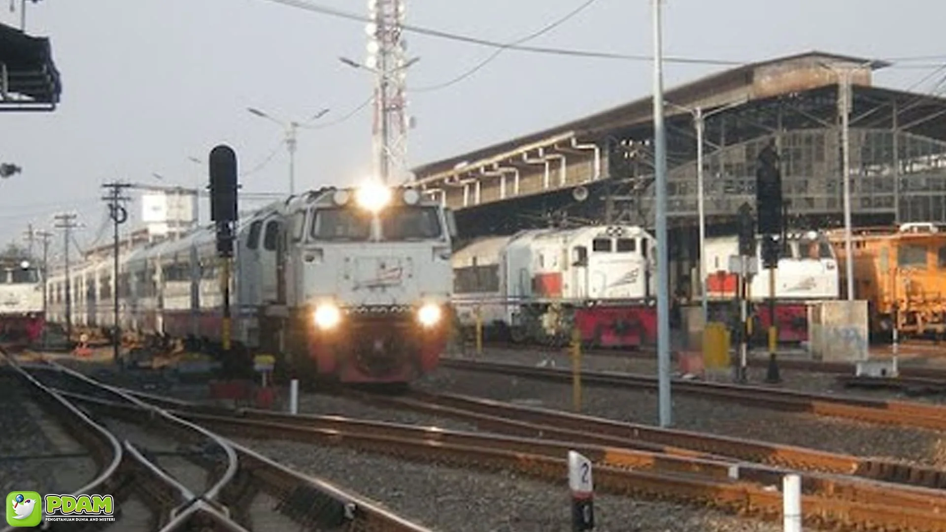 5 Peristiwa Misterius di Stasiun Poncol yang Masih Menghantui