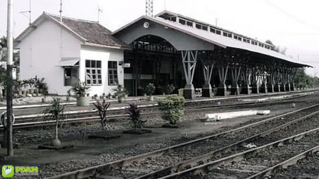 Menyelami 4 Fenomena Misteri di Stasiun Malang Kotalama 3 Menyelami 4 Fenomena Misteri di Stasiun Malang Kotalama