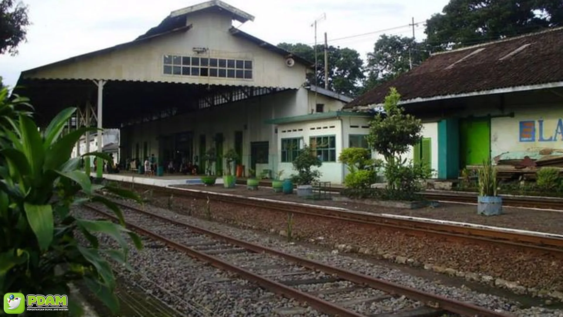 Stasiun Lawang, 5 Fenomena Mistis yang Menjadikan Nyali Ciut Banget 1 Stasiun Lawang, 5 Fenomena Mistis yang Menjadikan Nyali Ciut Banget