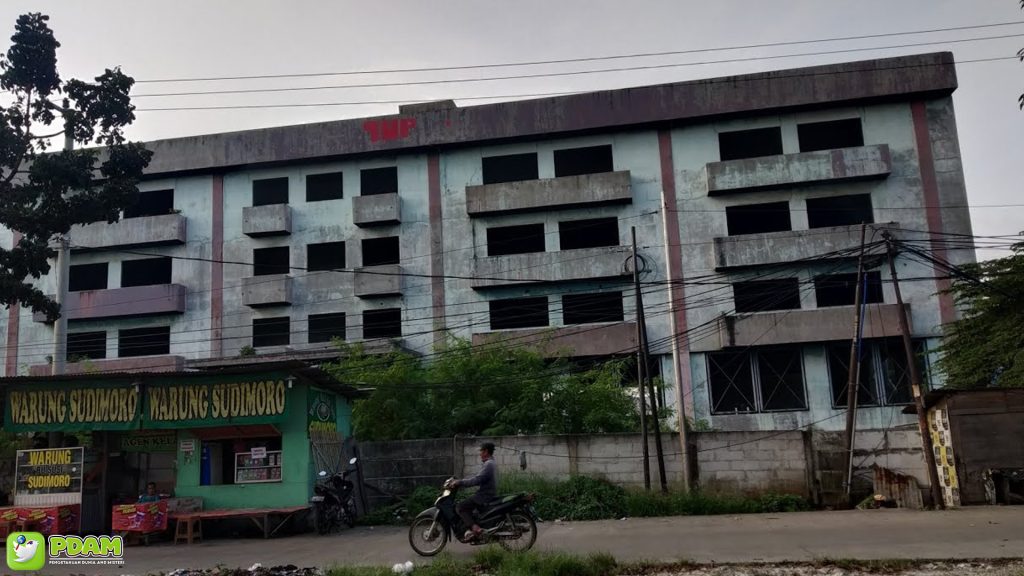 Gedung Biru Kalimalang: 5 Kejadian Misterius yang Sulit Dipercaya