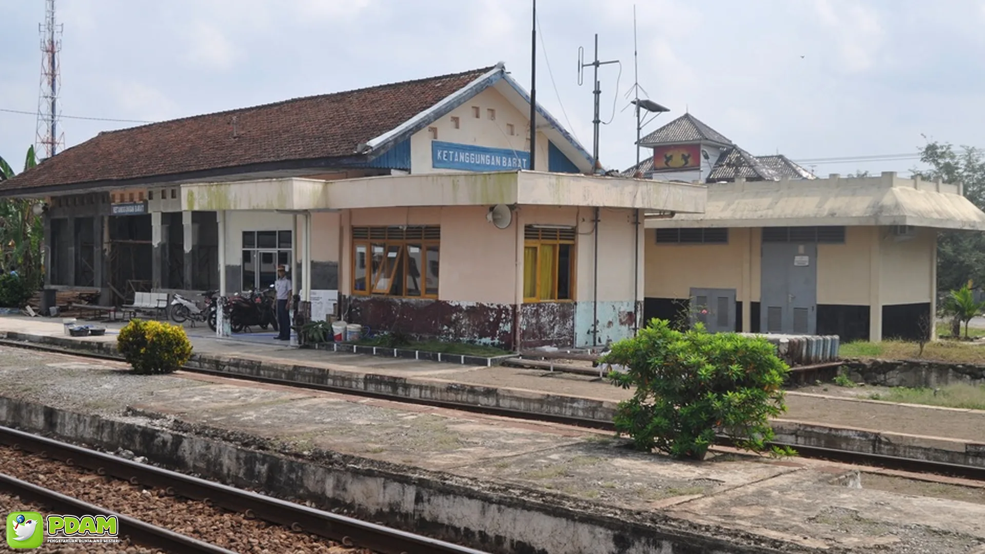 4 Legenda Misteri yang Mengelilingi Stasiun Ketanggungan Barat 2 4 Legenda Misteri yang Mengelilingi Stasiun Ketanggungan Barat