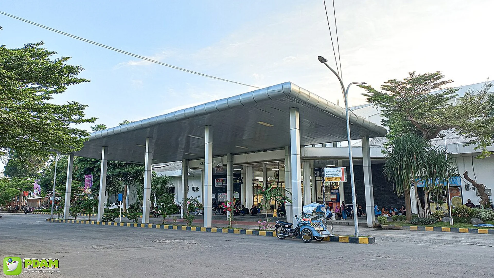 Stasiun Ketapang: 5 Mitos Misteri yang Beredar di Kalangan Warga