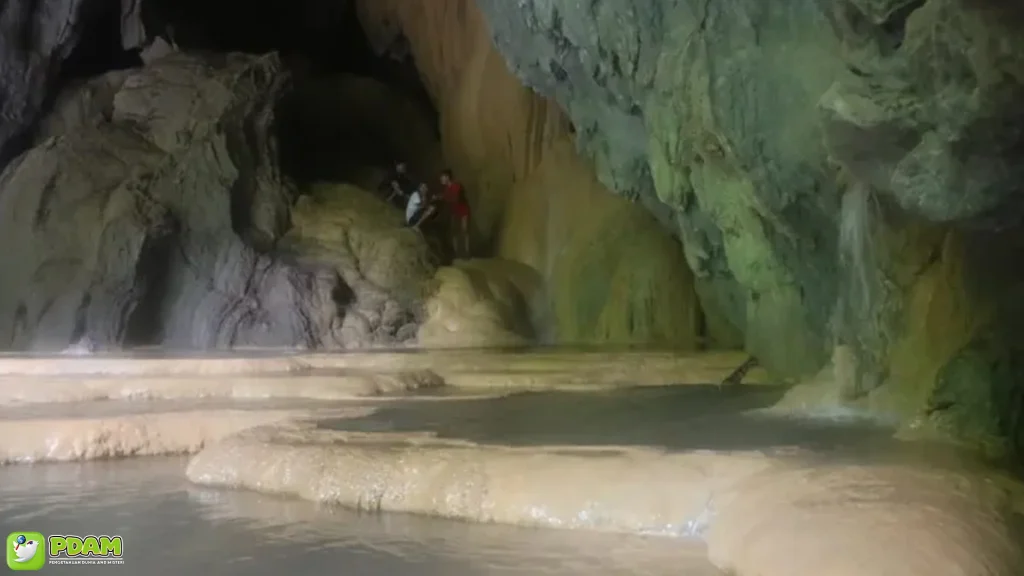 5 Cerita Mistis di Balik Goa Moliuano yang Bikin Merinding Banget