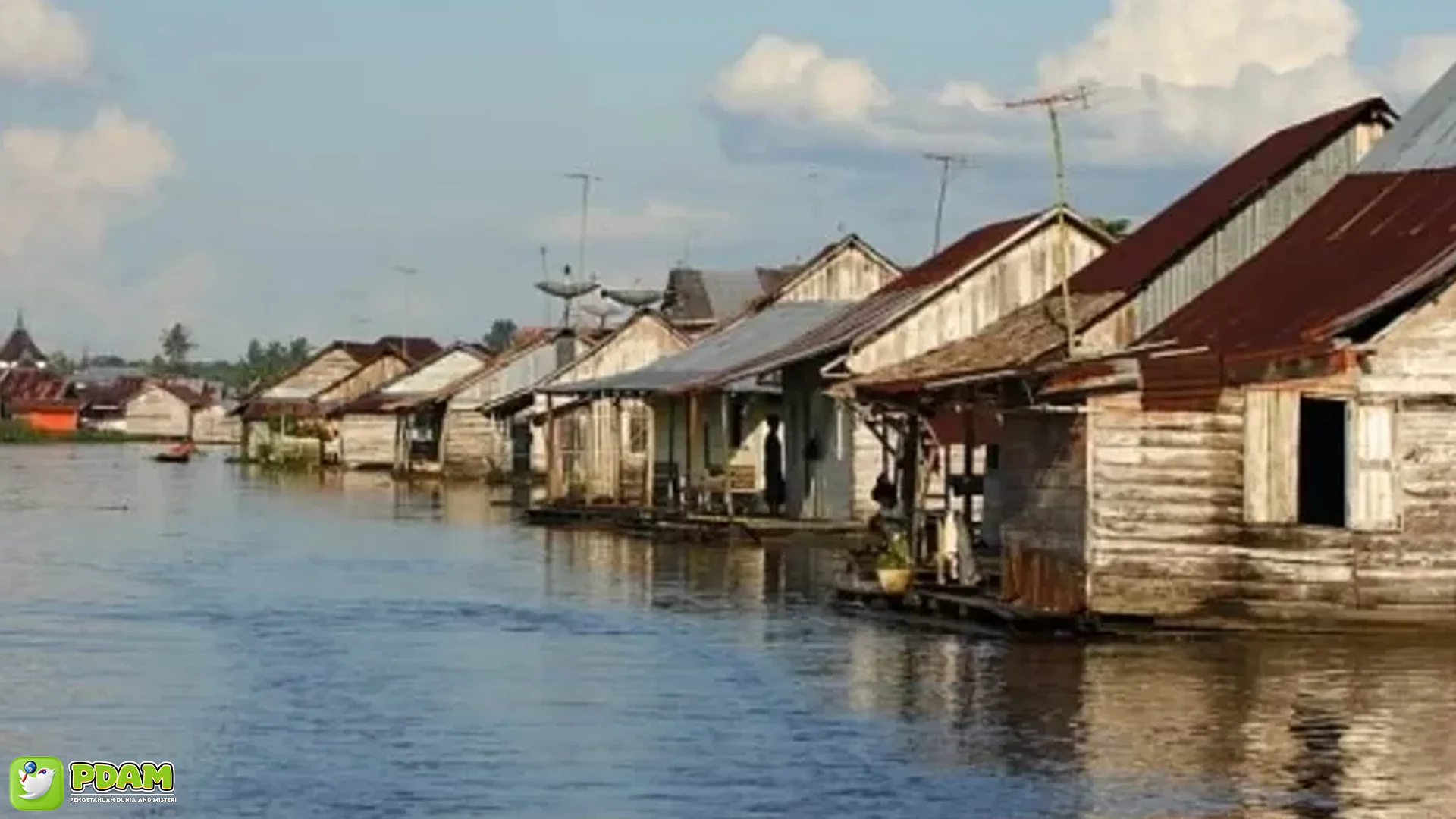 4 Tanda Misteri di Rumah Adat Lanting yang Cuma Orang Berani