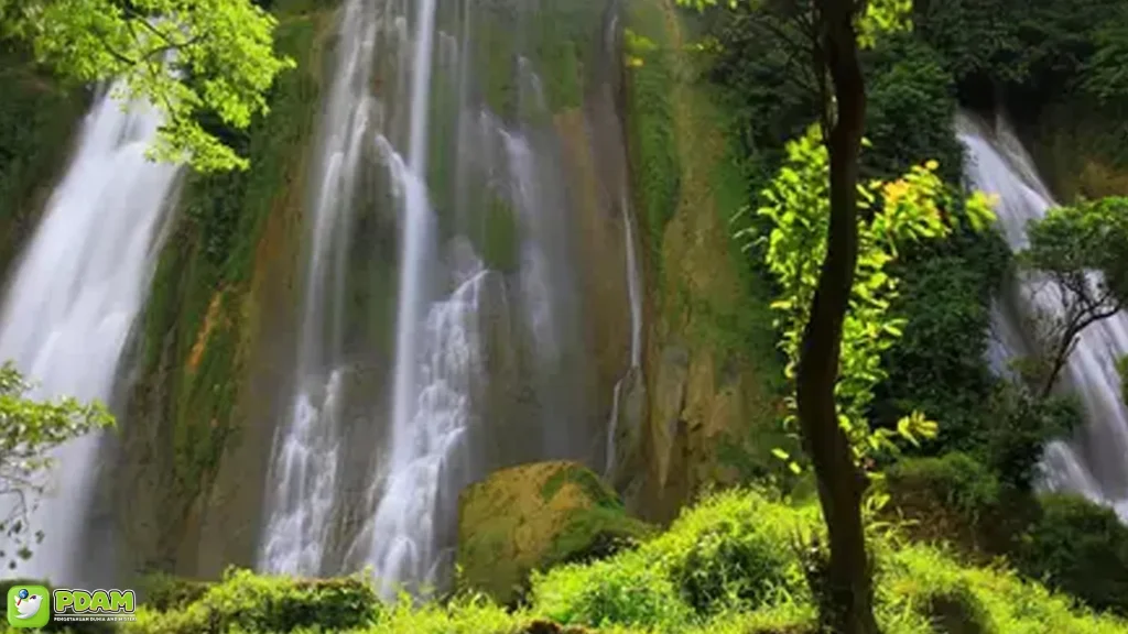 4 Keajaiban Alam di Curug Cikaso yang Terkelilingi Misteri 1 4 Keajaiban Alam di Curug Cikaso yang Terkelilingi Misteri