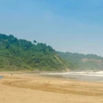 Menelusuri Pantai Jolosutro Blitar lewat 4 Lokasi yang Penuh Aura Misteri