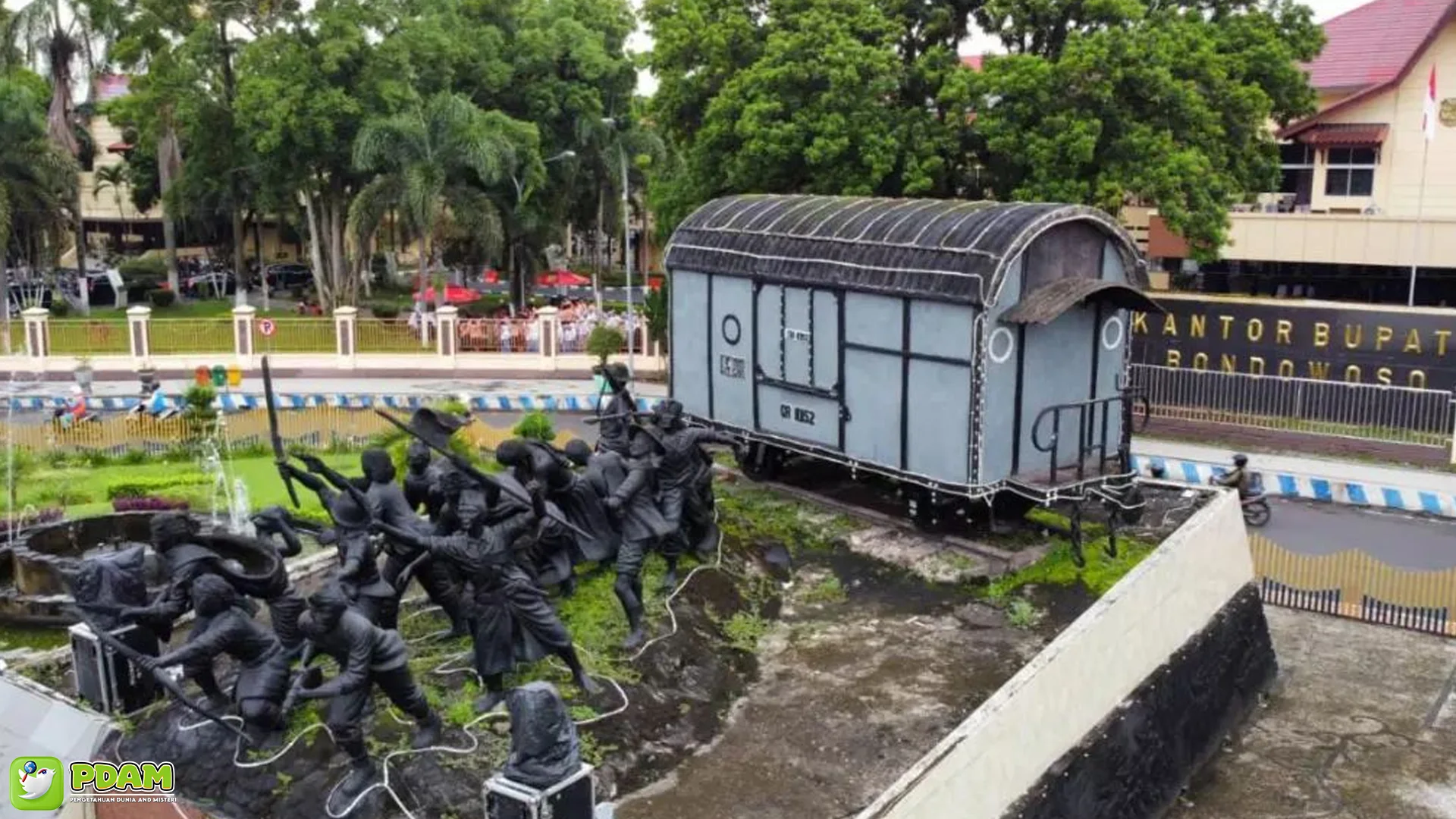 Suara Ketukan Monumen Gerbong Maut: Misteri 33 Tahanan Ketiga Tewas 4 Jam Sendiri 4 Suara Ketukan Monumen Gerbong Maut: Misteri 33 Tahanan Ketiga Tewas 4 Jam Sendiri